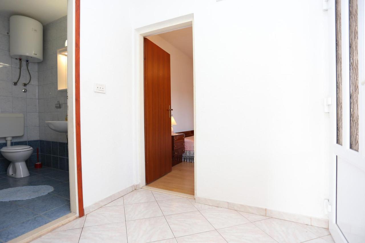 Apartments By The Sea Poljica, Trogir - 19316 玛里纳 外观 照片