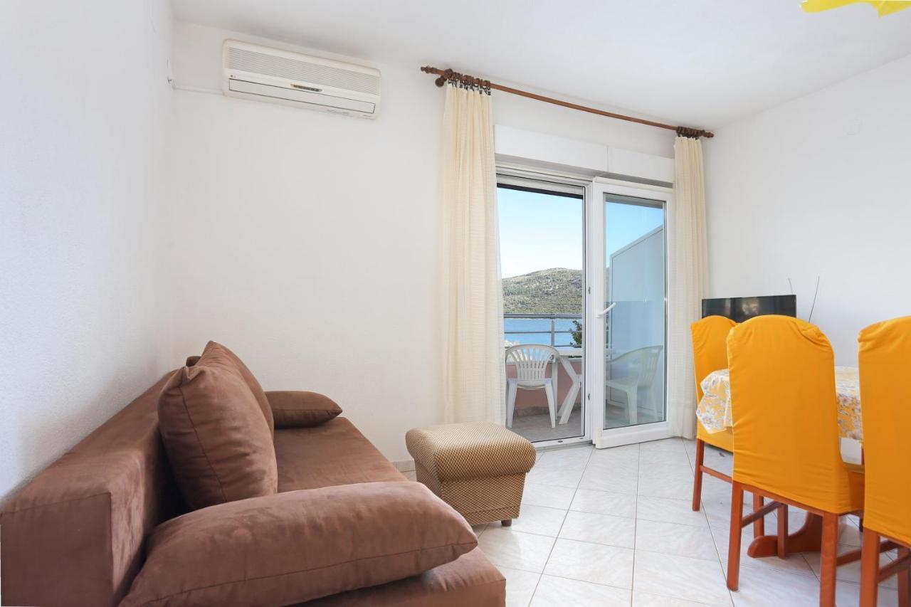 Apartments By The Sea Poljica, Trogir - 19316 玛里纳 外观 照片